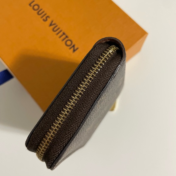 Authentic Louis Vuitton Zippy card holder - Picture 10 of 16